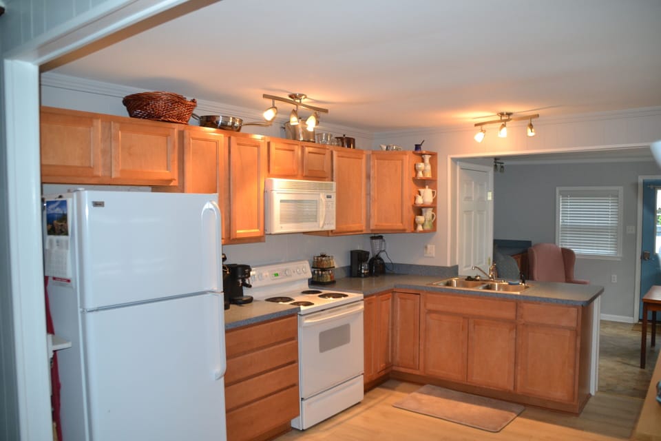 Most items you would expect to find in a well provisioned kitchen. Pack cloths.