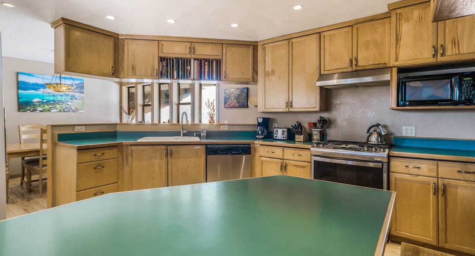 Sleeps 12 - Custom Kitchen Flows to Open Floor Plan Overlooks Forest & Mountains