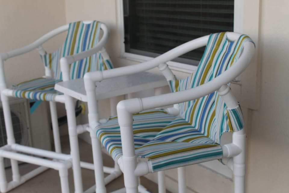 Plenty of seating on the deck to enjoy the views!