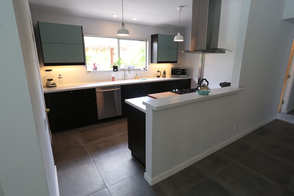 open kitchen to the dining area