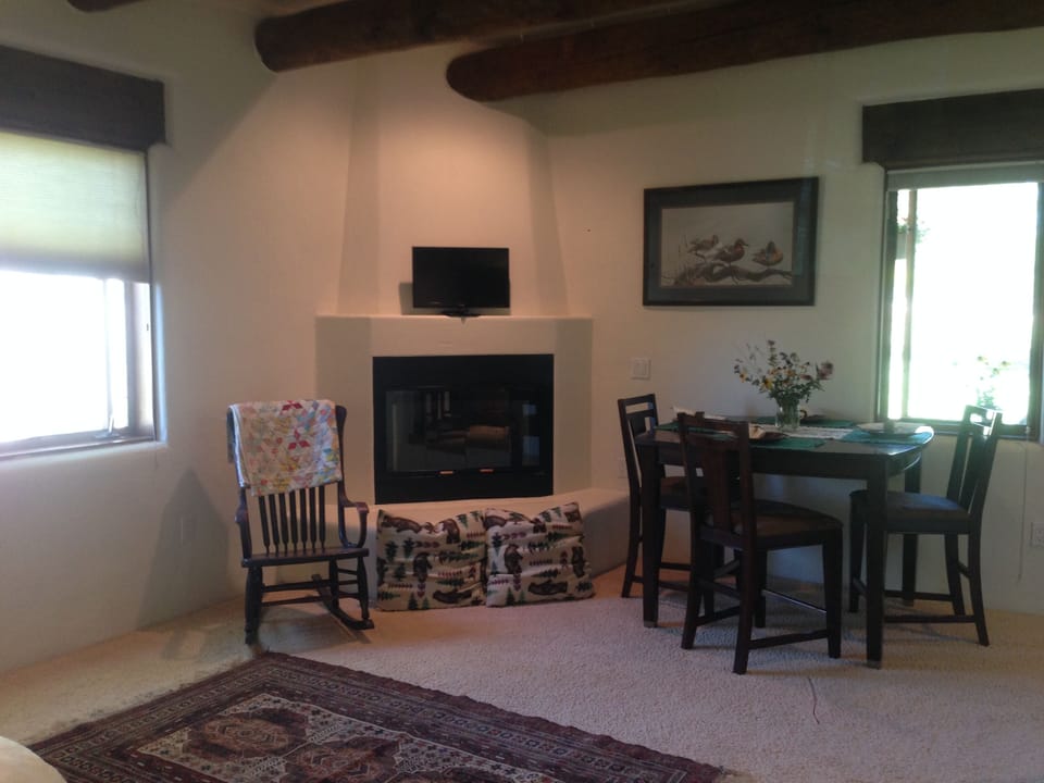 Gas fireplace to take off the fall chill and enjoy the quiet ambiance. 