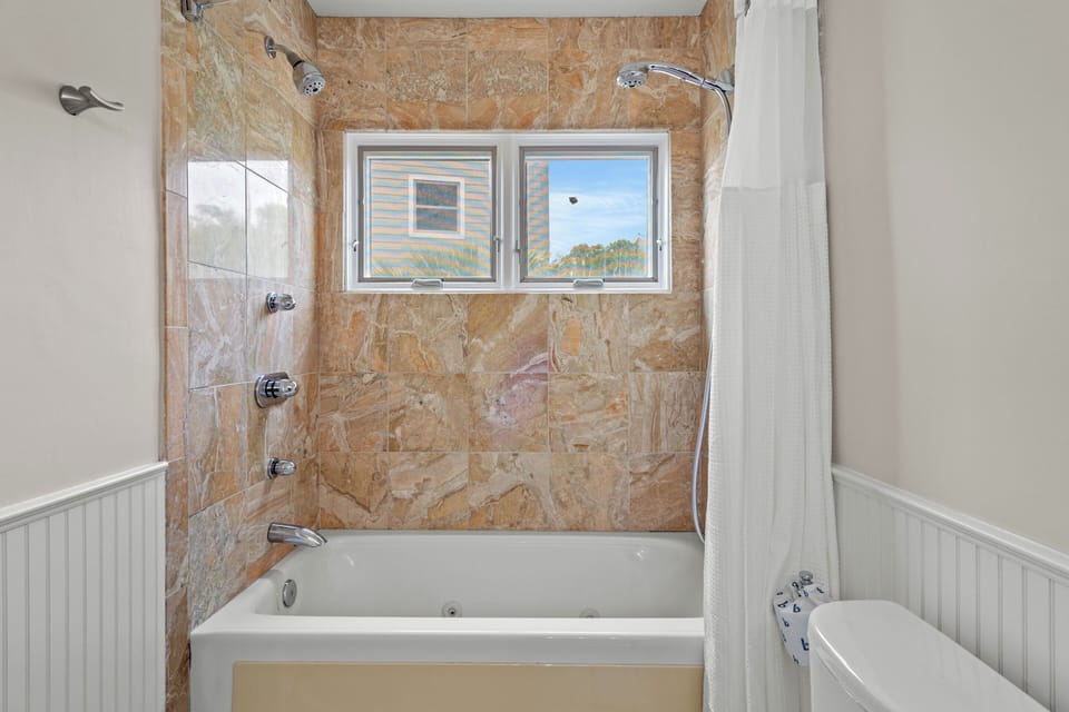 Bathroom 1 (Primary)