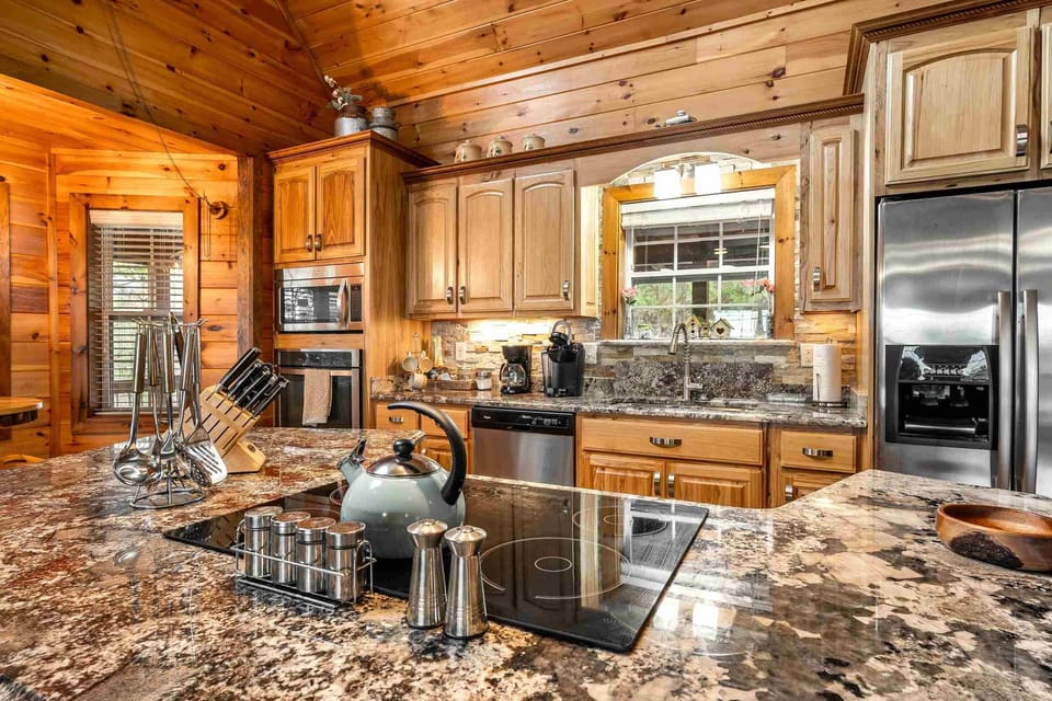 Blue View Mountain_Fully Equipped Kitchen_Enchanted Mountain Ret