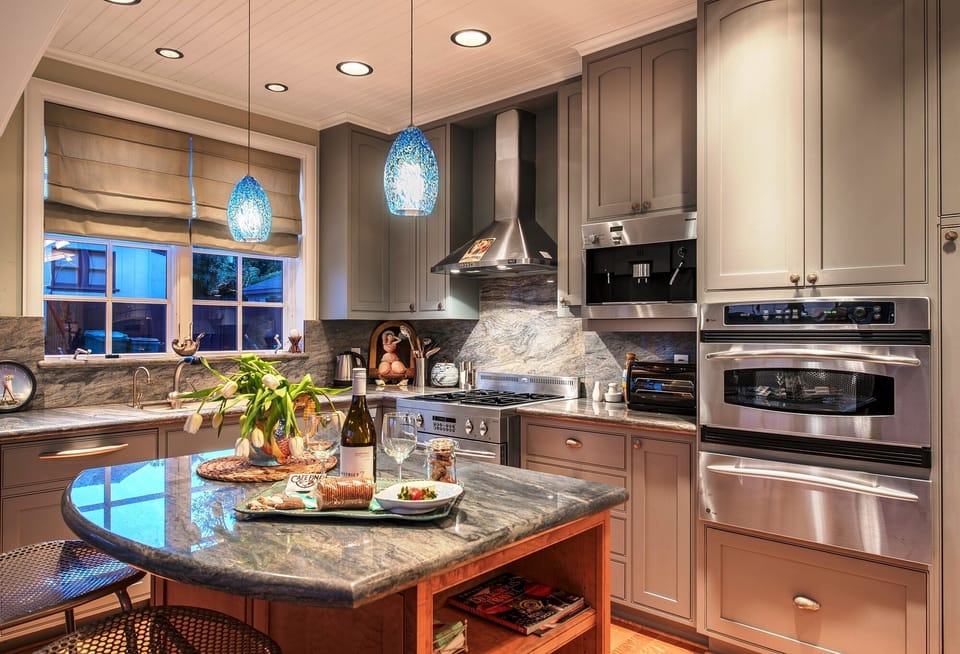 Fully Equipped Chef's Kitchen