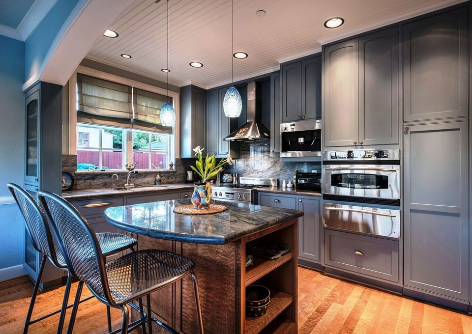 Fully Equipped Gourmet Kitchen