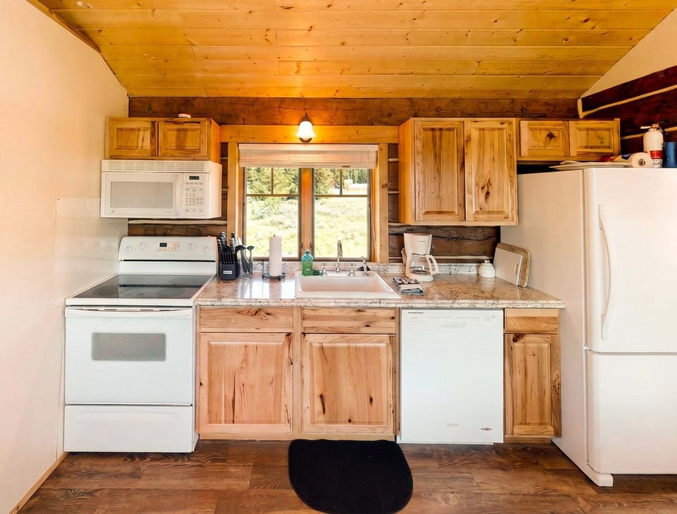 True Grit Adventure ~ kitchen