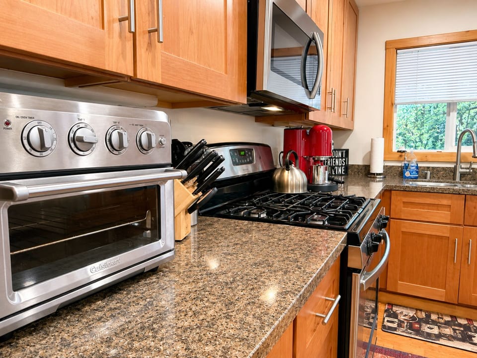 Everything you need to make delicious meals lives - in this kitchen!