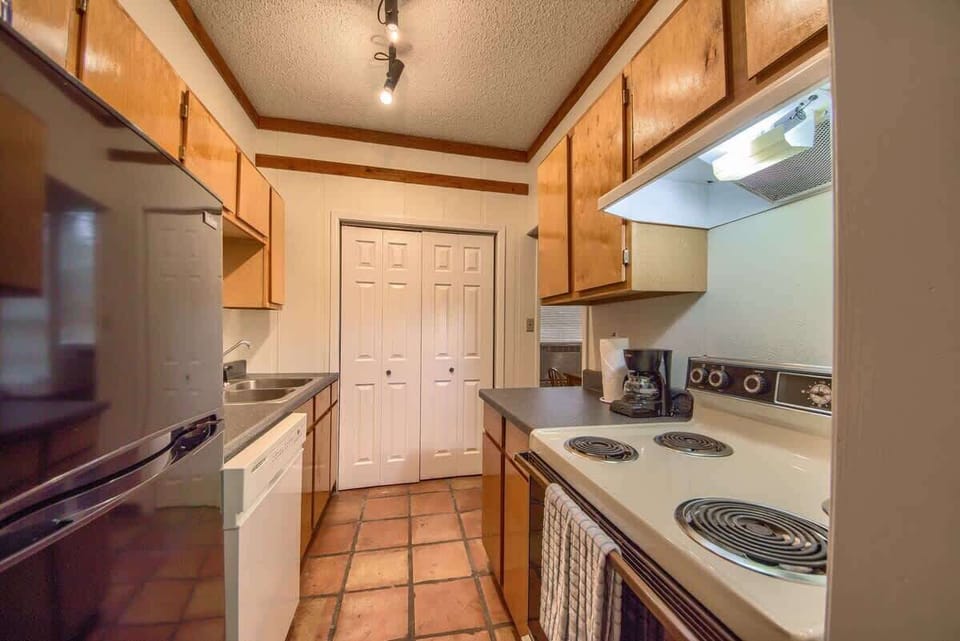 Fully stocked 2nd kitchen