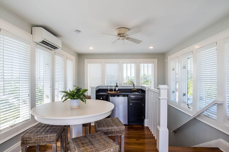 Third Floor: Watch Tower with Wet Bar