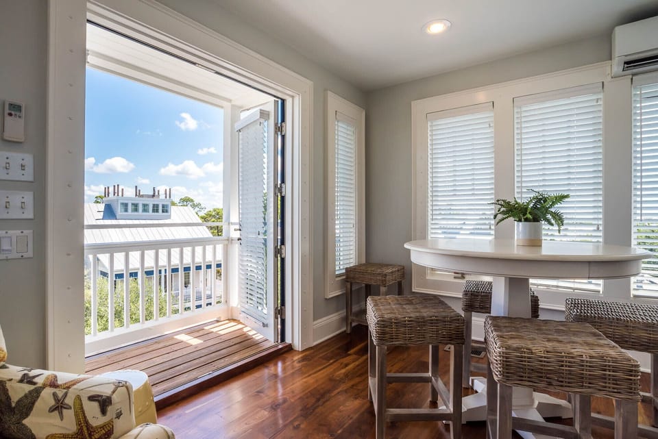 Third Floor: Watch Tower with Wet Bar