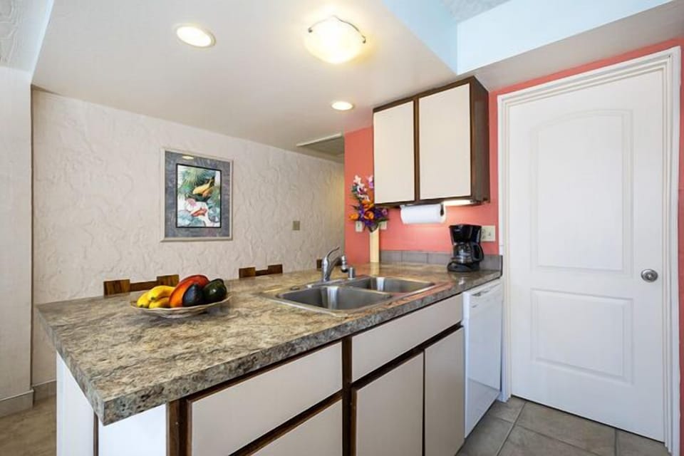 The Kitchen! Fully Equipped!