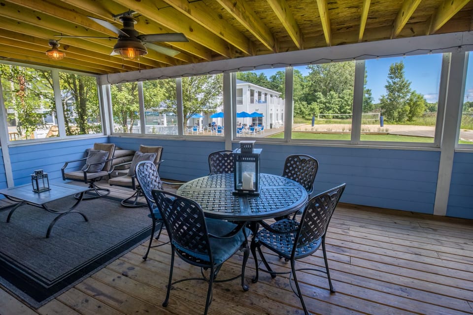 Main Level | Screened In Porch