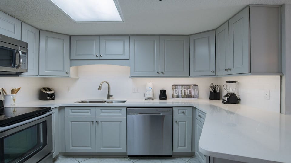 Phoenix V 613 Kitchen