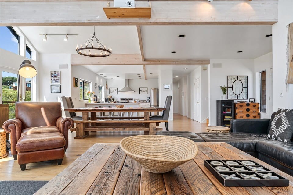 The open floor plan is perfect for hosting friends & family