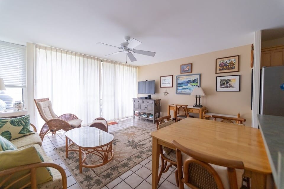 hallway to kitchen