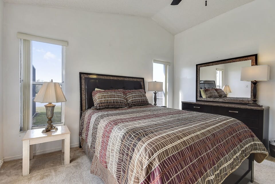 Master bedroom with Queen bed and large walk-in closet II