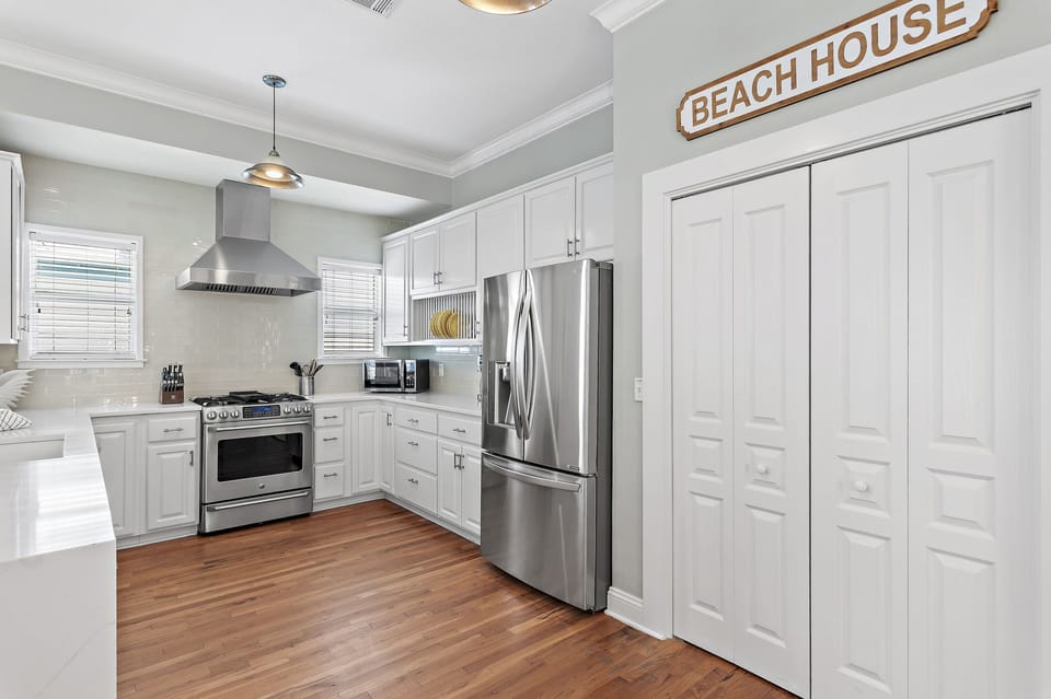 Daydreams By The Sea - Water's Edge of Seacrest - Second Floor - Kitchen