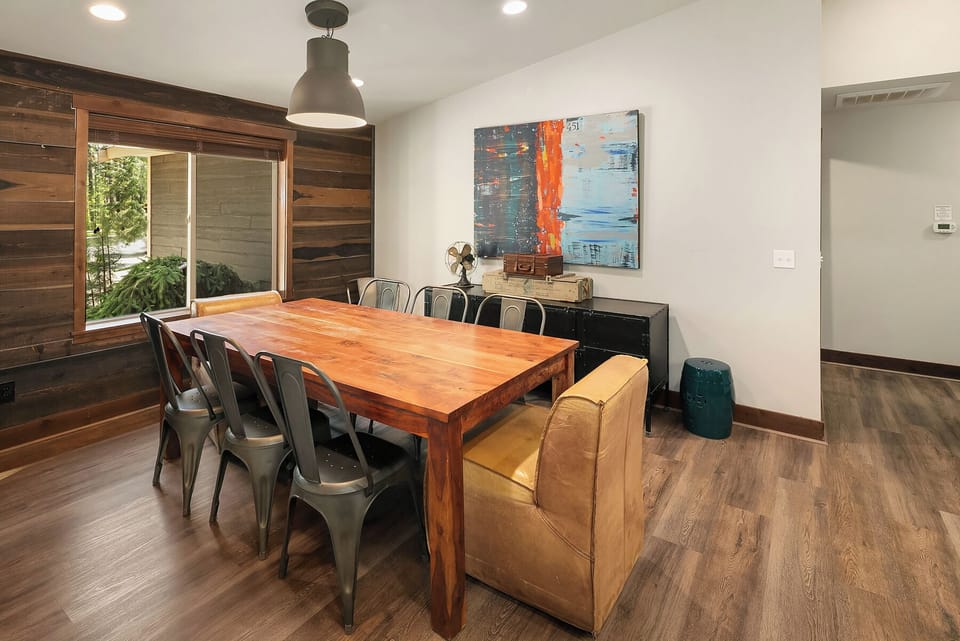 Tamarack Lodge. - Dining Area with seating for 8 with an additional 5 bar stools.
