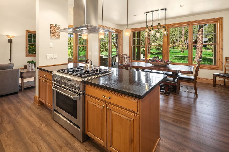 Pine Cone: - Enjoy the golf course scenery as you make fantastic in-home meals.