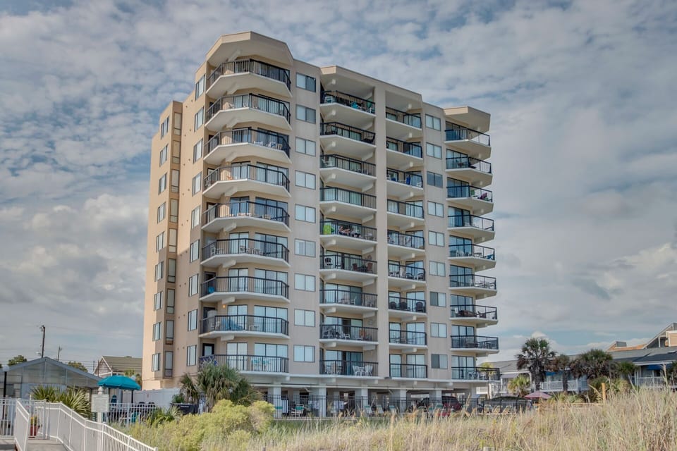 Crescent Towers II Building