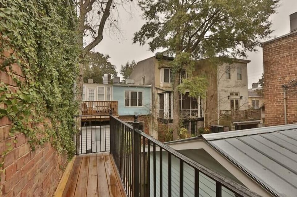 Small balcony off the bedroom overlooking the neighborhood.