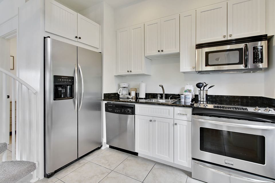 Kitchen Area with Full Size Appliances