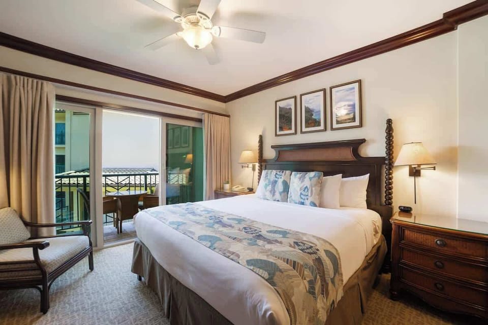 Master bedroom with king bed and private lanai