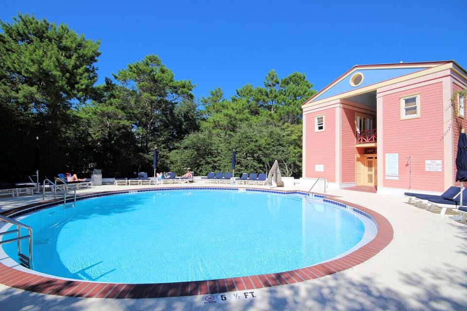 Seaside Adult Pool