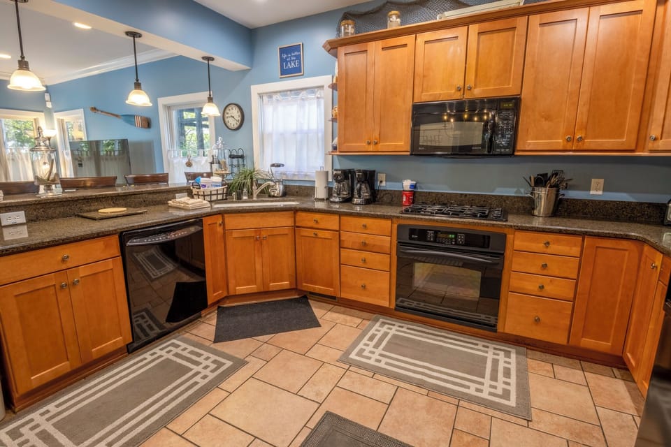 Main Level | Kitchen