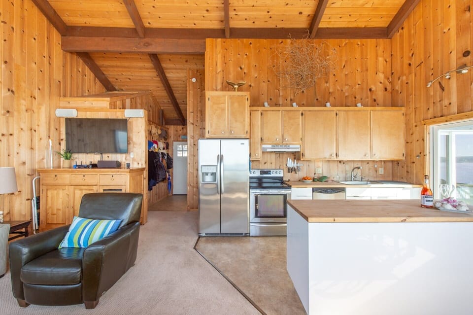 Can't stop, won't stop looking at all that beautiful wood