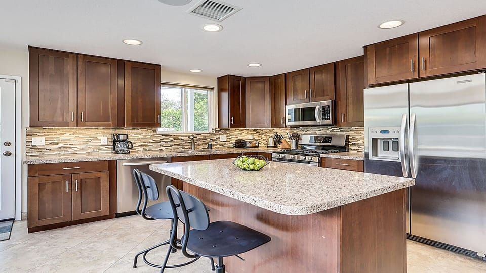 Counter Island Seating/Stainless Steel Appliances