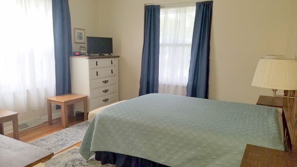 Front bedroom