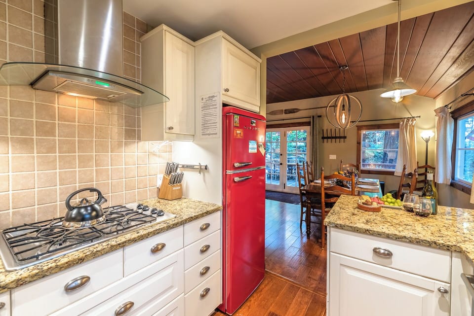 Stove top with premium exhaust hood