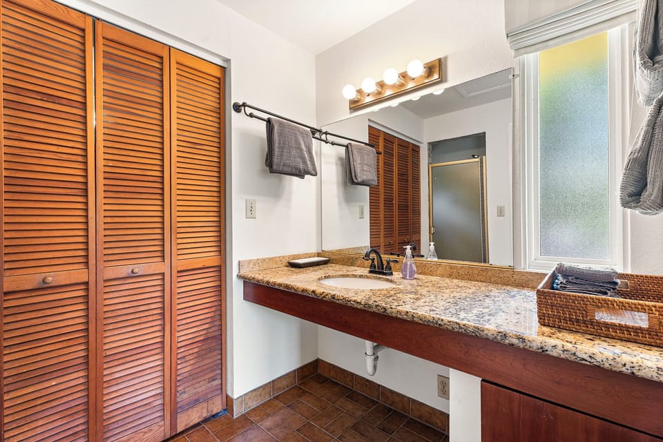 Ohana Bathroom