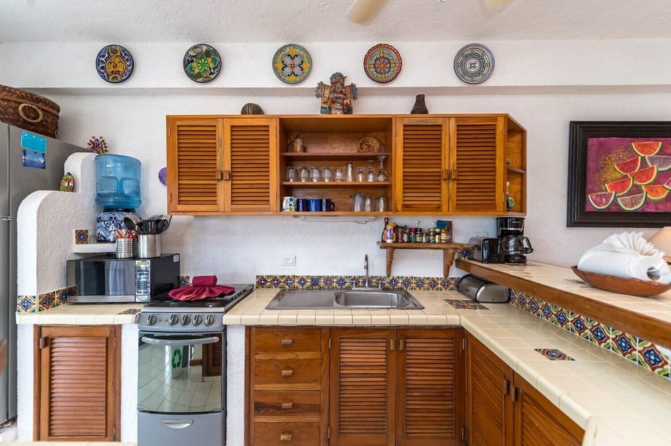 Interior - Full kitchen