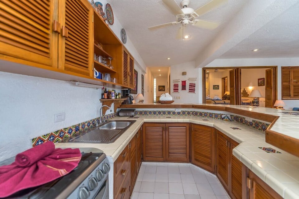 Interior - Full kitchen. Purified water provided.