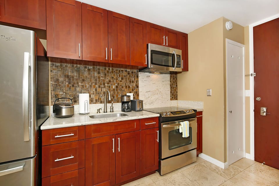 Compact Full Kitchen