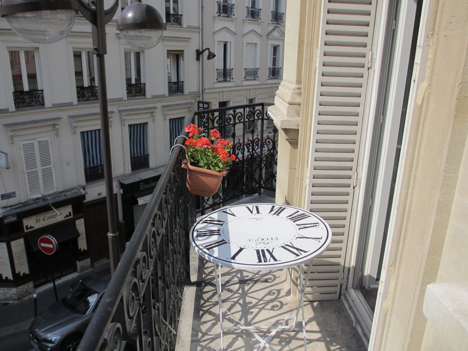 Sunny balconny: perfect to enjoy a nice breakfast