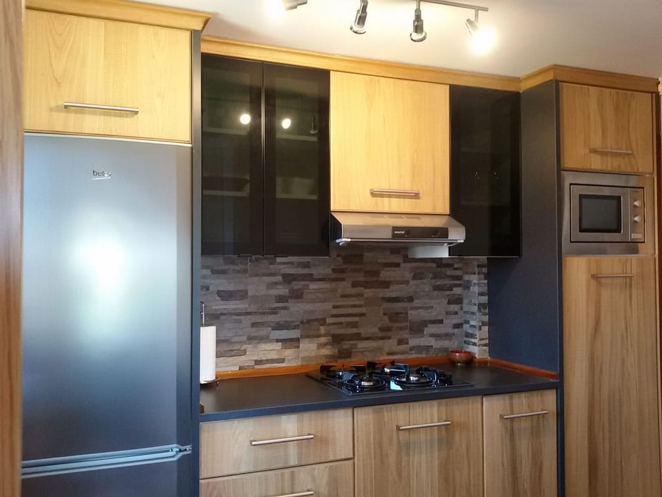 equipped kitchen