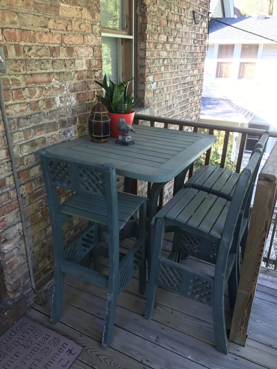 Eating area in private outdoor space.
