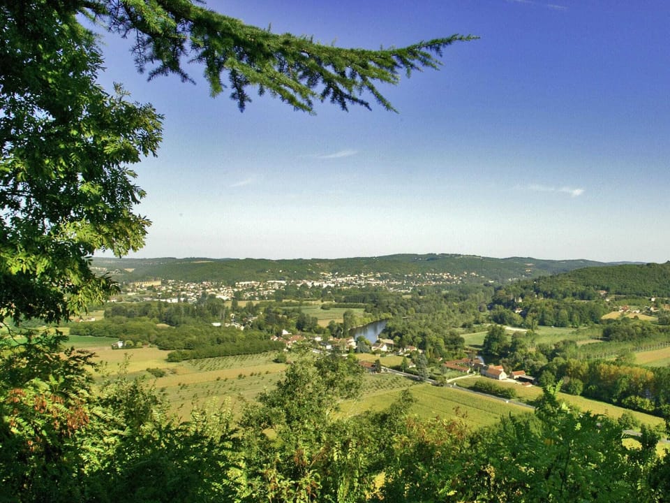 Surroundings [summer] (1-5 km)