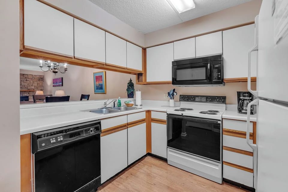 Full size appliances and fully equipped kitchen.