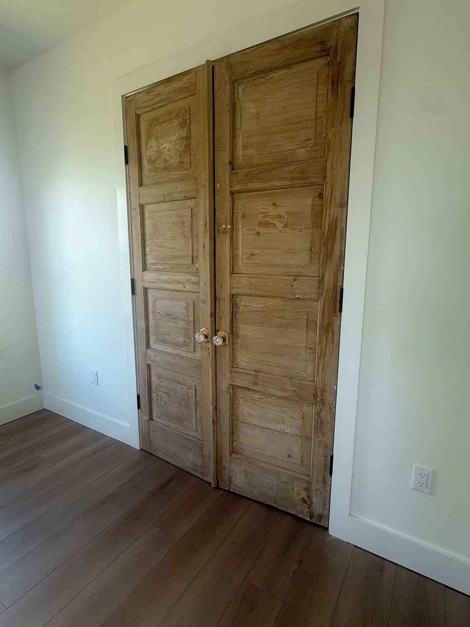 Antique doors for the Master bath 🤩