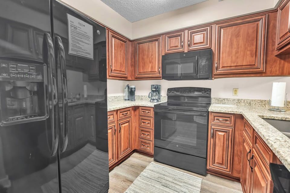 fully equipped kitchen