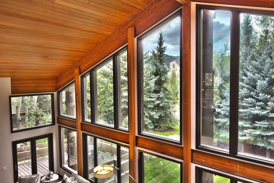 This home has lots of windows offering natural light and amazing views!