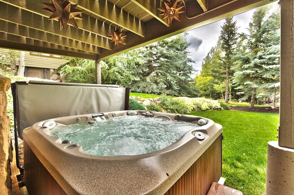 Relax after a long day on the slopes or your hike or bike ride in the hot tub!