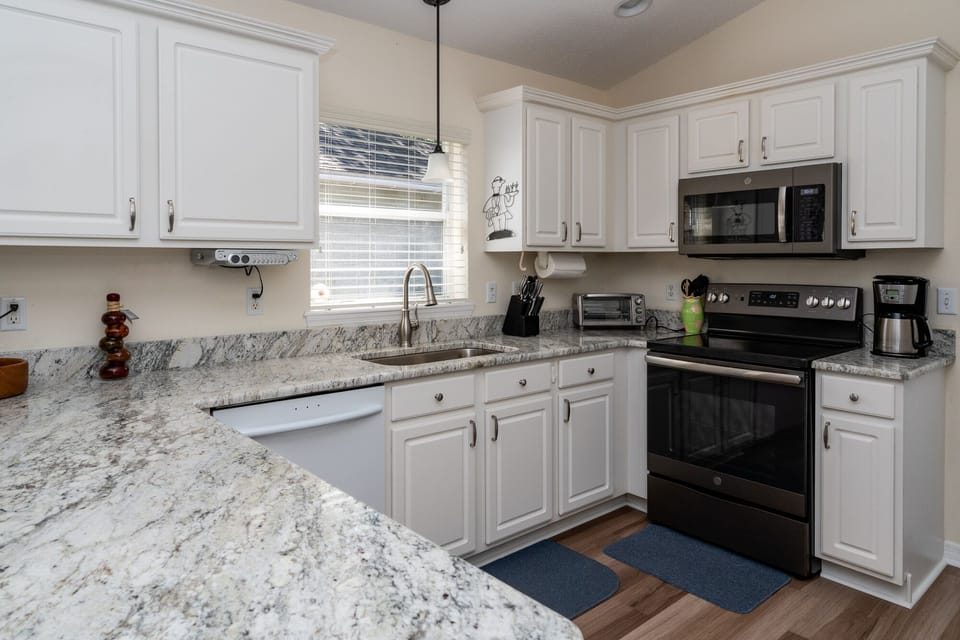 Full Kitchen