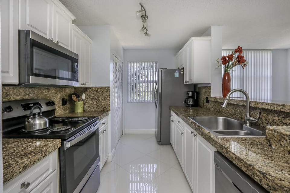open kitchen fully equipped