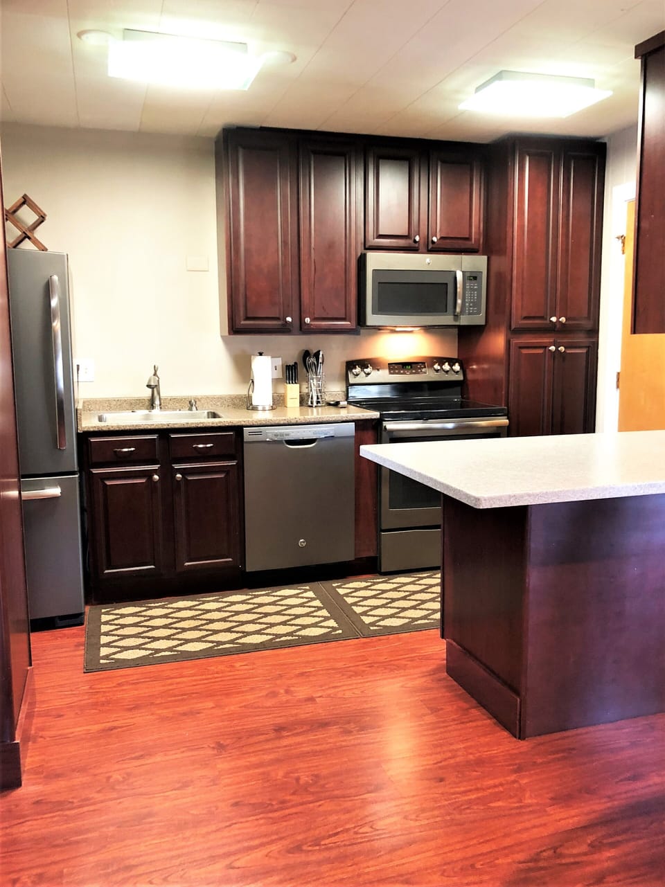 Kitchen w/Stainless Steel Appliances