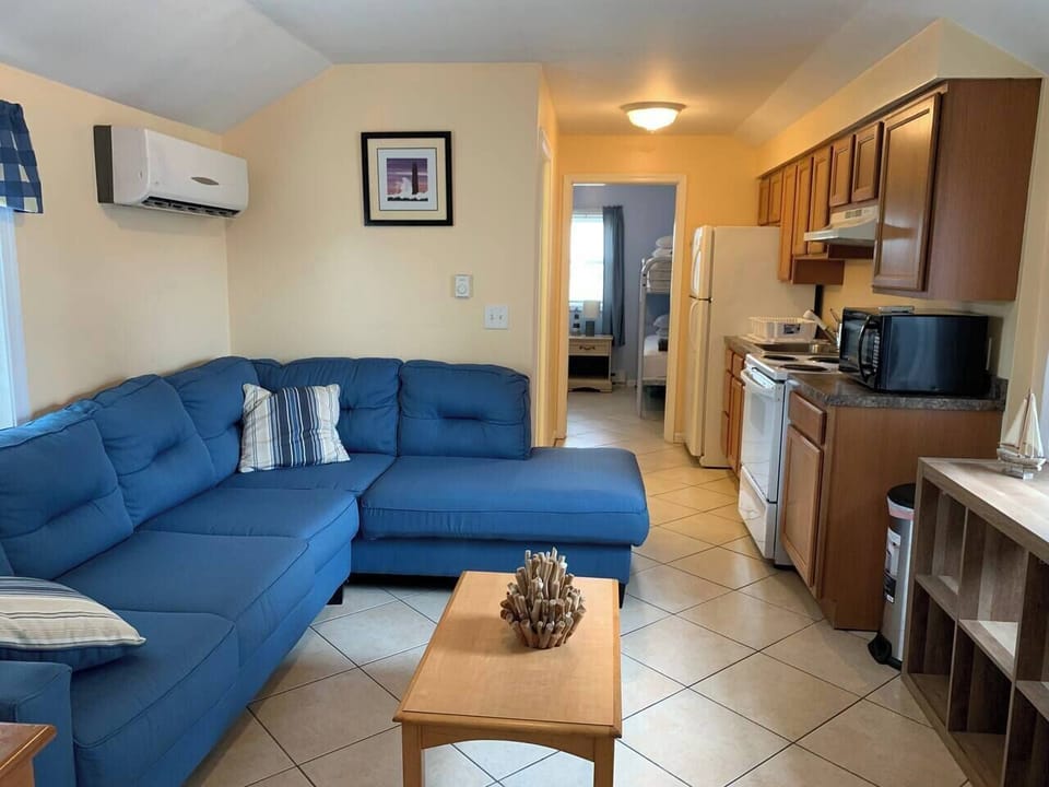 Living Area (6)